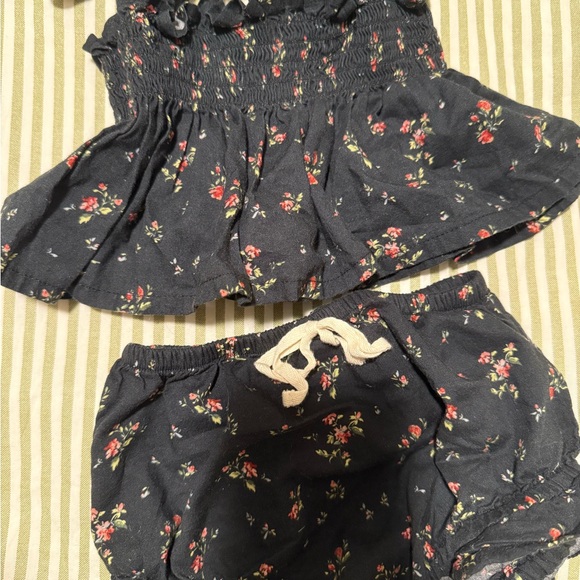 Jamie Kay Set - Picture 2 of 2